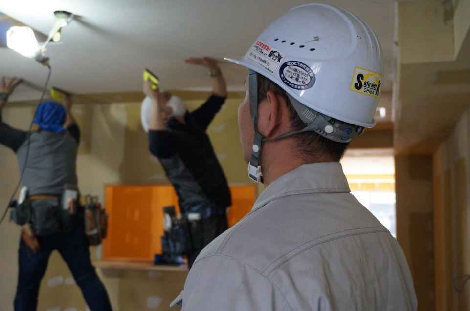 顧客満足に応えるため工事品質の確保を第一に考えます。