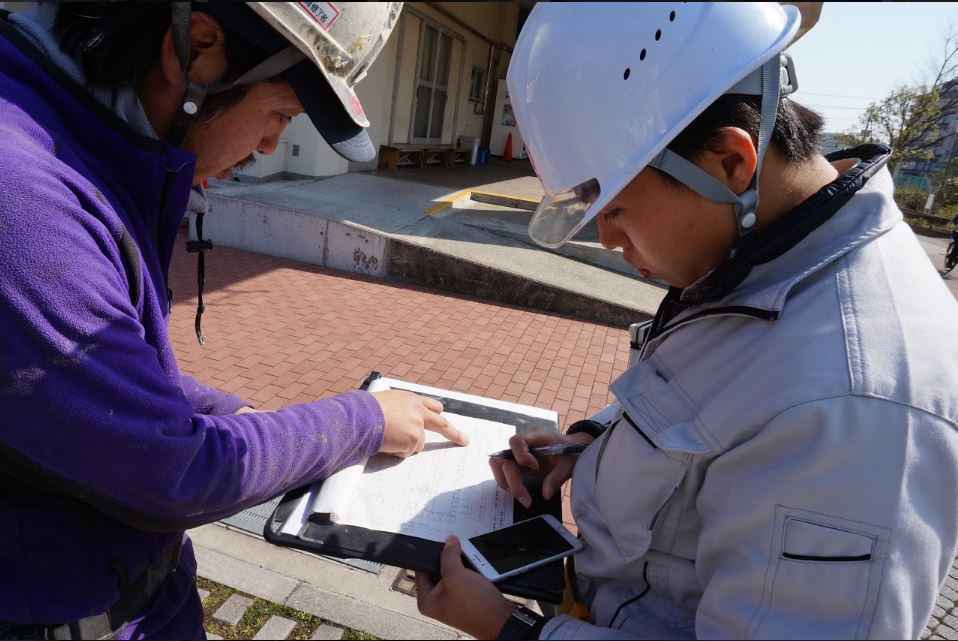 作業員への注意喚起を徹底しています。