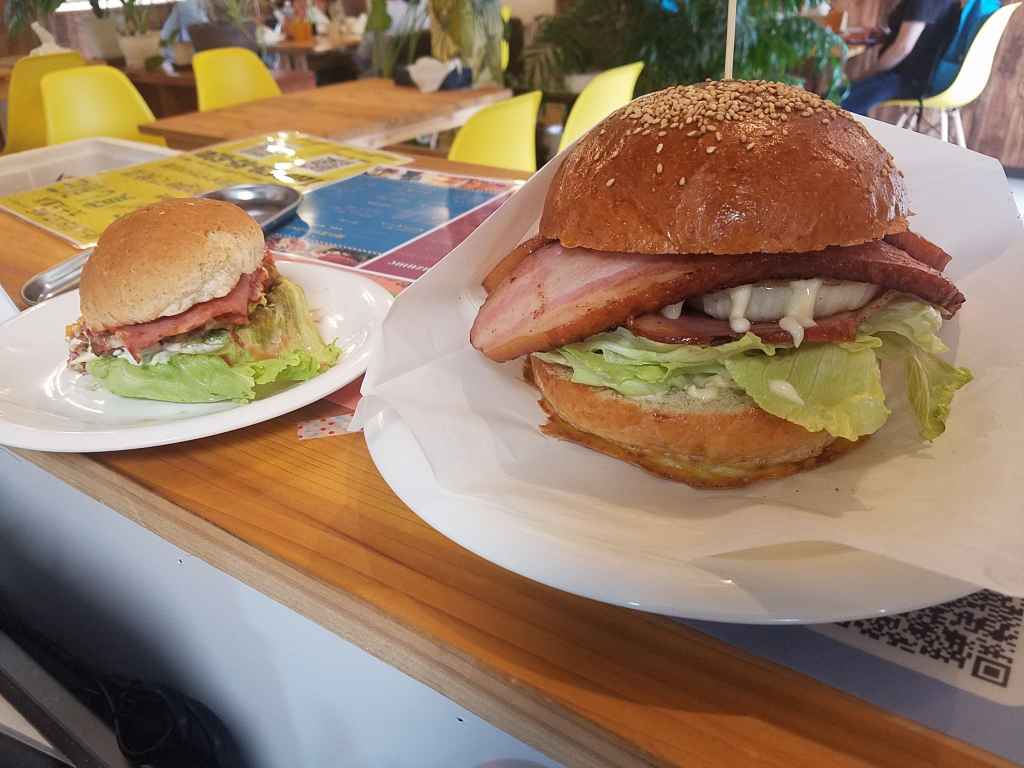 隠れ家すずめ本館民宿貸別荘受付