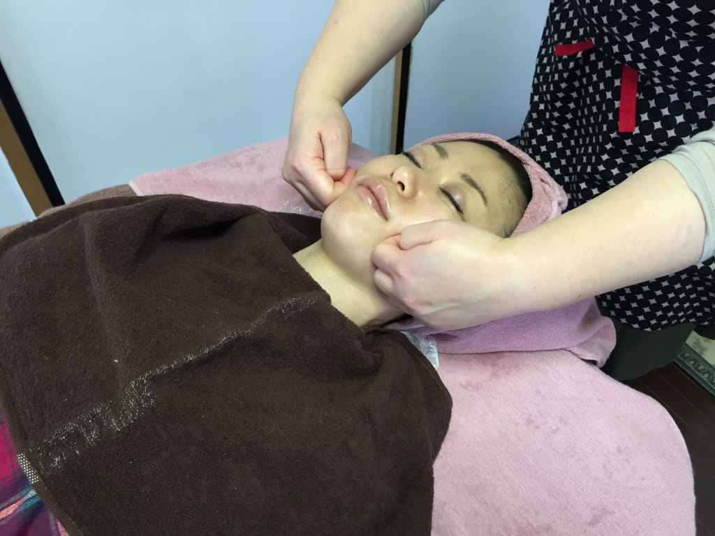 骨気（コルギ） よもぎ蒸し 痩身エステ 月下美人